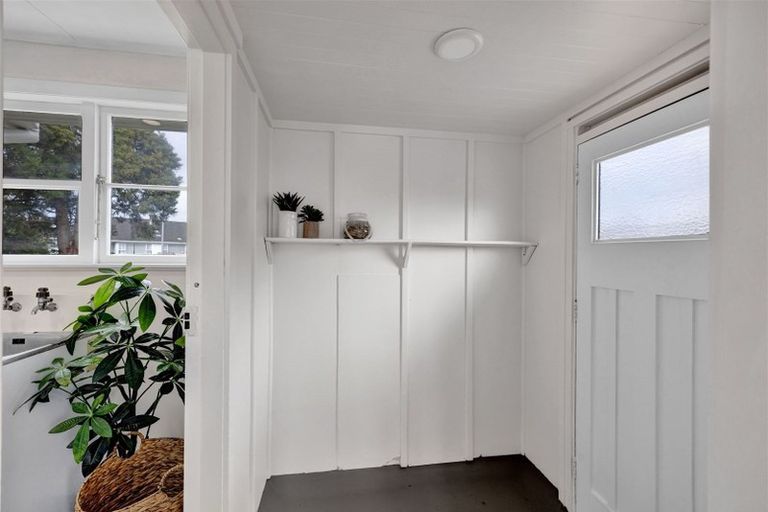 Photo of property in 13 Malone Place, Hawera, 4610