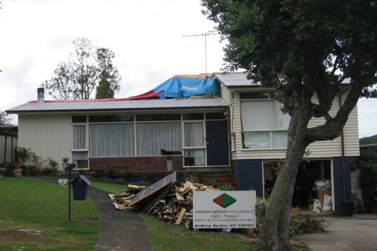 Photo of property in 8 De Val Drive, Titirangi, Auckland, 0604