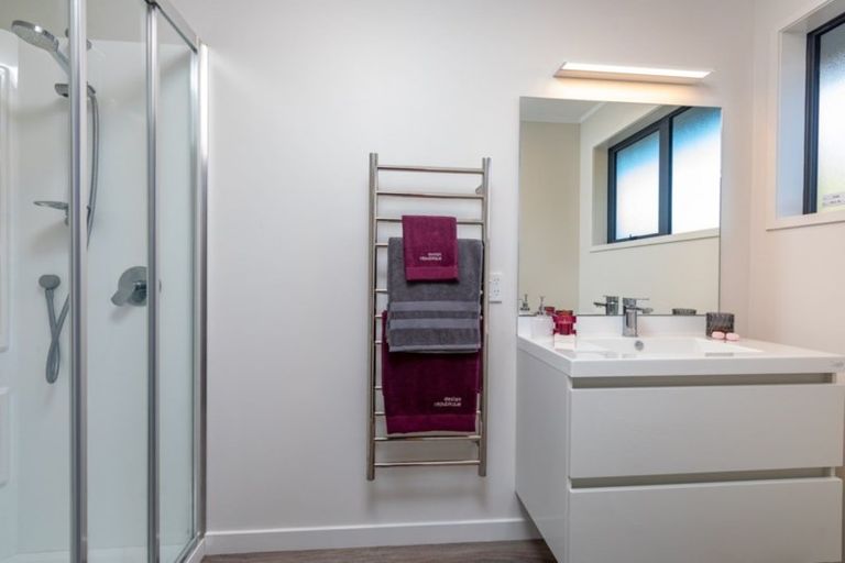 Photo of property in 76 Kapanui Road, Waikanae, 5036