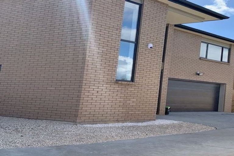 Photo of property in 9a Jillteresa Crescent, Half Moon Bay, Auckland, 2012