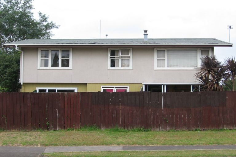 Photo of property in 2/24 Rimu Street, New Lynn, Auckland, 0600