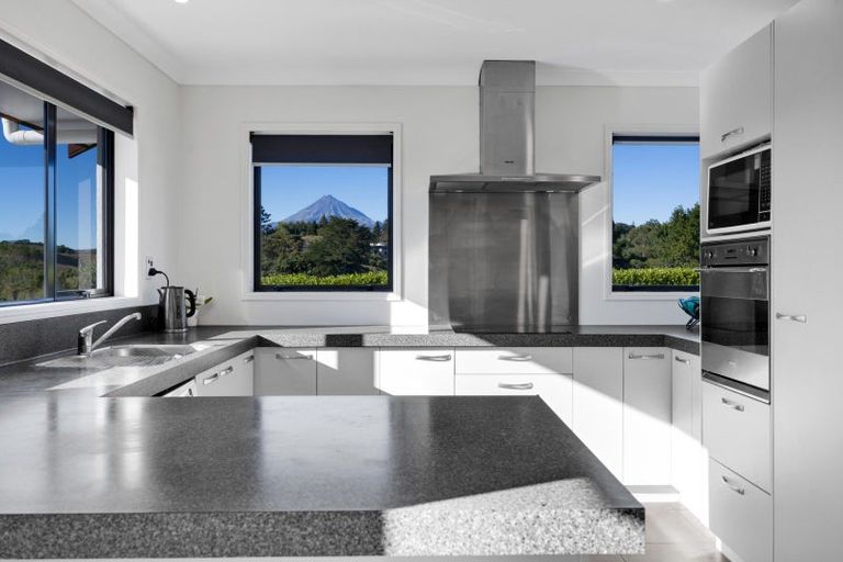 Photo of property in 90 Ridgewood Drive, Ridgewood, New Plymouth, 4371