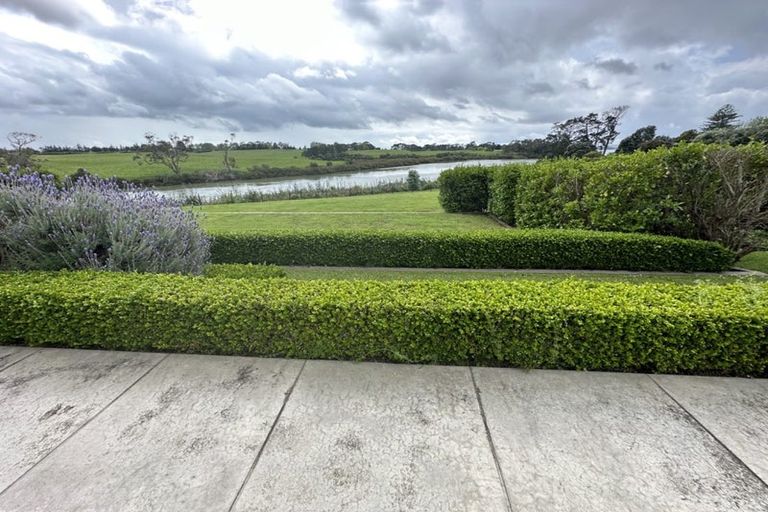 Photo of property in 35 Hayfield Way, Karaka, Papakura, 2113