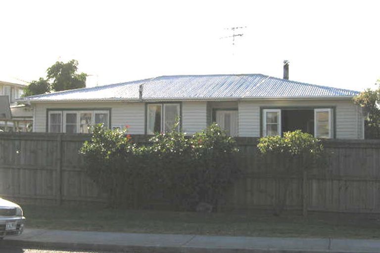 Photo of property in 162 Hepburn Road, Glendene, Auckland, 0602
