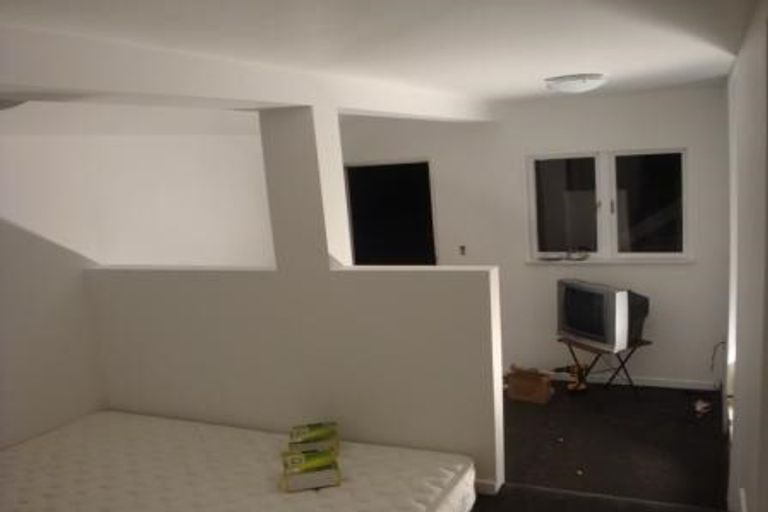 Photo of property in 7 Lake Road, Northcote, Auckland, 0627