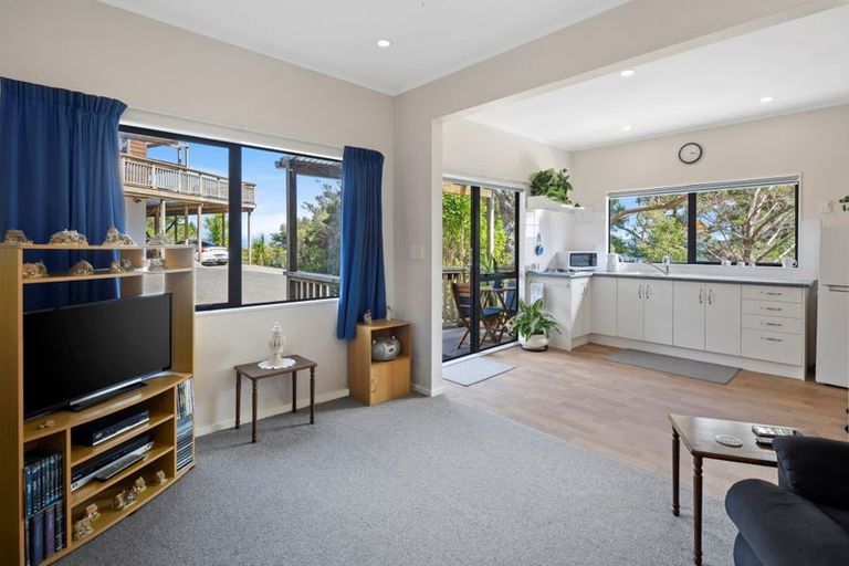Photo of property in 150 Wade River Road, Wade Heads, Whangaparaoa, 0932