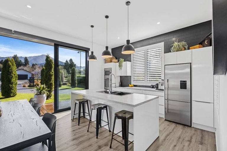 Photo of property in 1 Tennyson Close, Hanmer Springs, 7334