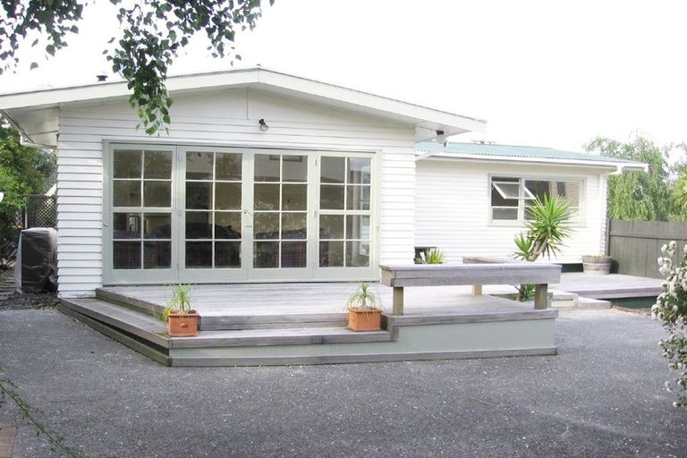 Photo of property in 1 Renata Crescent, Te Atatu Peninsula, Auckland, 0610