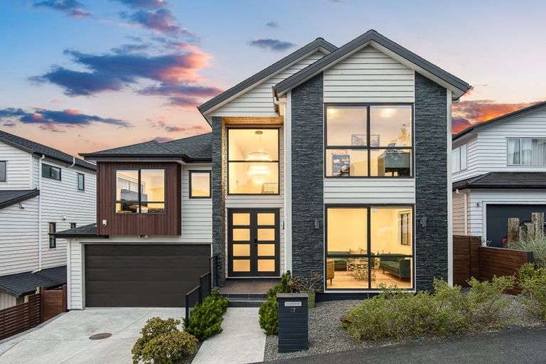 Photo of property in 37 Cavalli Road, Long Bay, Auckland, 0630