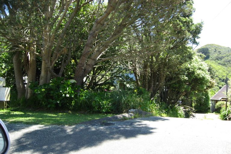 Photo of property in 1/8 Narbada Crescent, Khandallah, Wellington, 6035