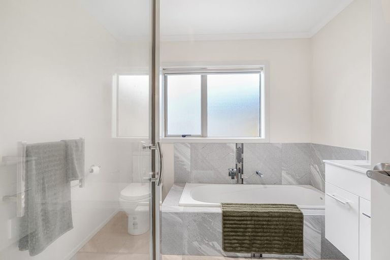 Photo of property in 11 Charlotte Crescent, Dinsdale, Hamilton, 3204