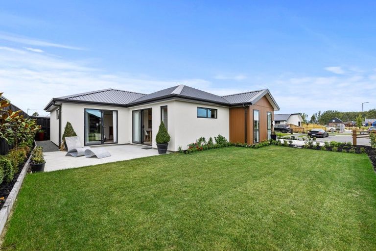 Photo of property in 25 Millhaven Place, Casebrook, Christchurch, 8051