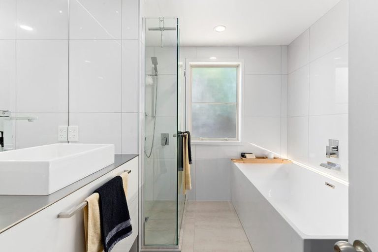 Photo of property in 66 Hensman Road, Queenstown, 9300