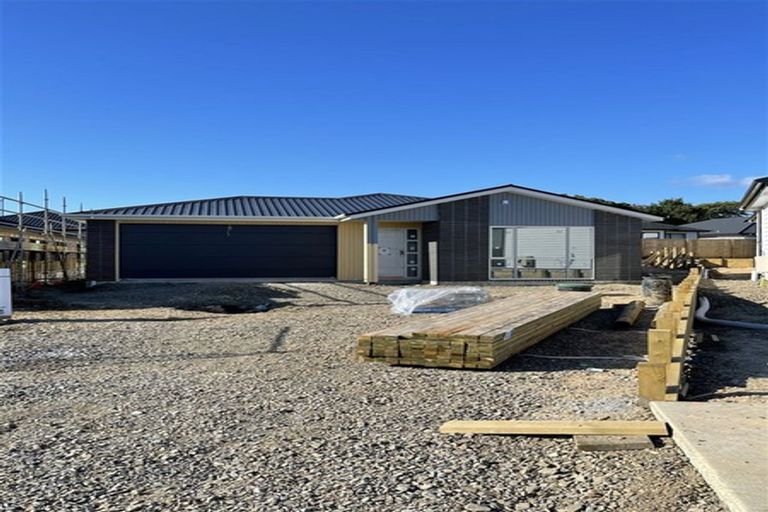 Photo of property in 45 Vinistra Road, Kumeu, 0810