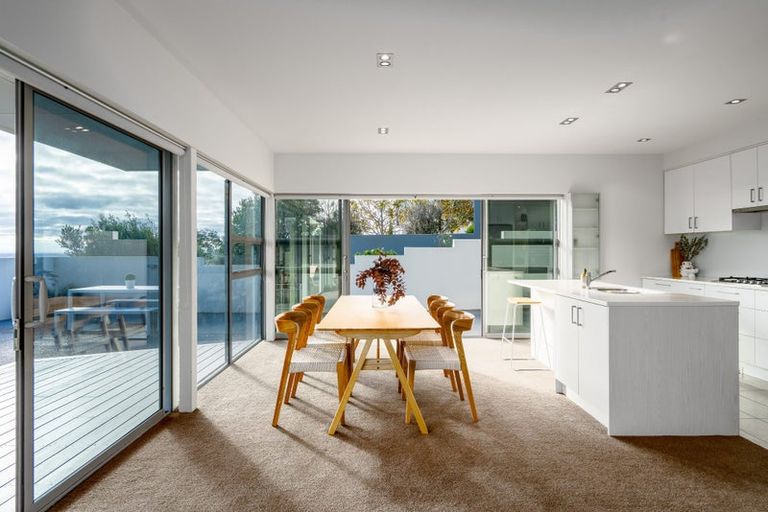 Photo of property in 6 Yelverton Place, Huntsbury, Christchurch, 8022