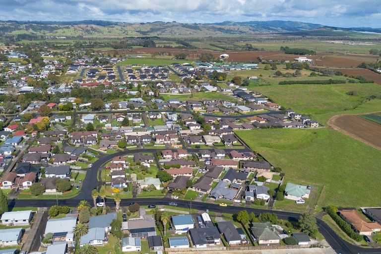 Photo of property in 37 Jellicoe Avenue, Tuakau, 2121