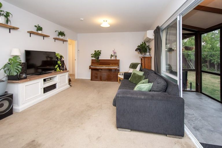 Photo of property in 2/74 Inwoods Road, Parklands, Christchurch, 8083