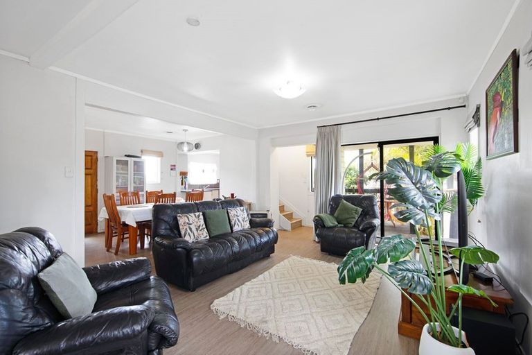 Photo of property in 56 Fruitvale Road, New Lynn, Auckland, 0600