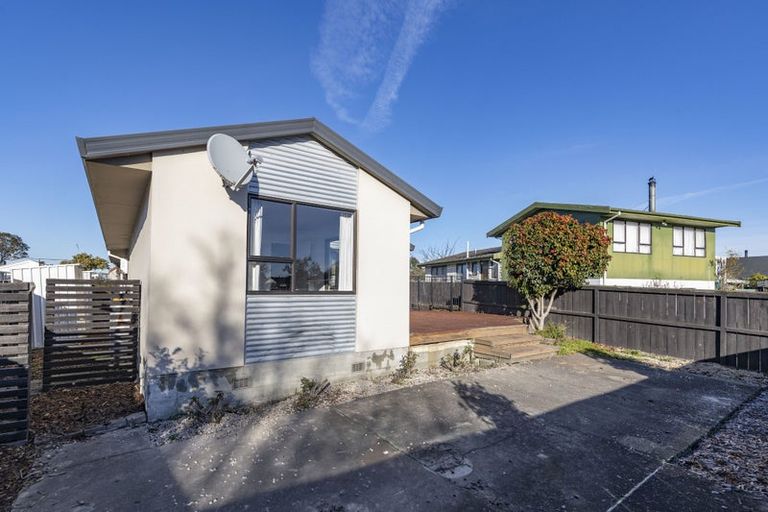 Photo of property in 16 Dunbarton Street, Redwood, Christchurch, 8051