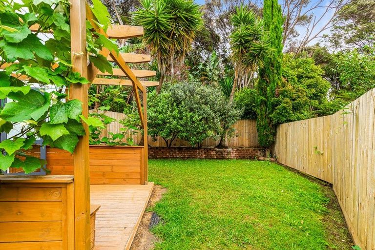 Photo of property in 9b View Road, Glenfield, Auckland, 0627