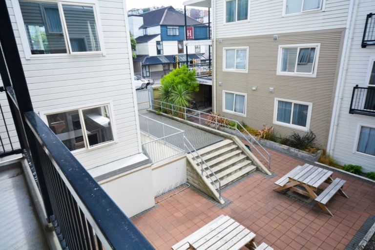 Photo of property in 363u1 Willis Street, Mount Cook, Wellington, 6011