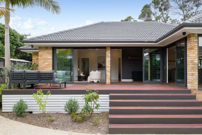 Photo of property in 35 Rock Isle Road, Torbay, Auckland, 0630