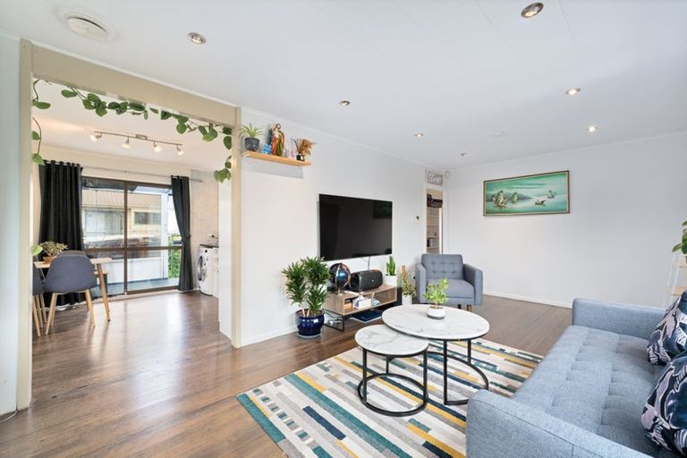 Photo of property in 37 Pomaria Road, Henderson, Auckland, 0610