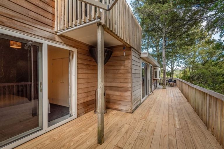 Photo of property in 8 Hebe Place, Birkenhead, Auckland, 0626