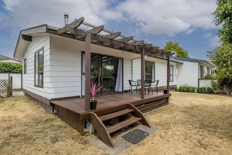 Photo of property in 18a Kanawa Street, Waikanae, 5036