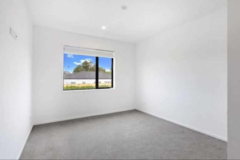 Photo of property in 10/27 Dida Park Drive, Kumeu, 0810