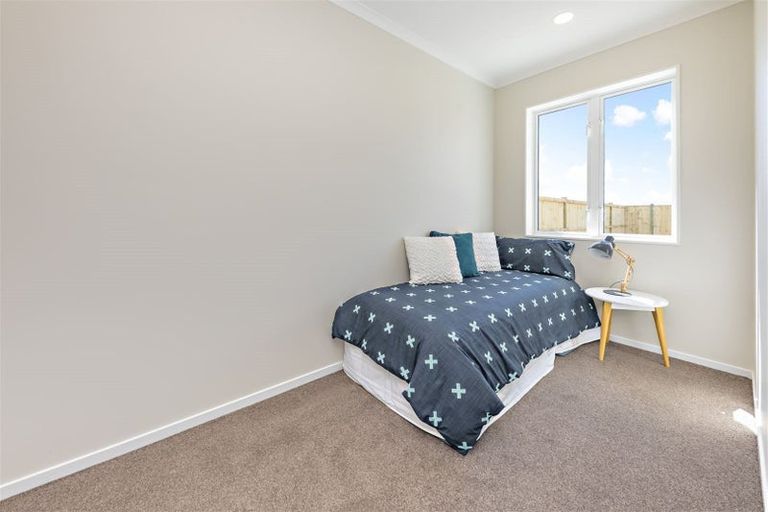 Photo of property in 20 Saddleback Crescent, Papakura, 2110