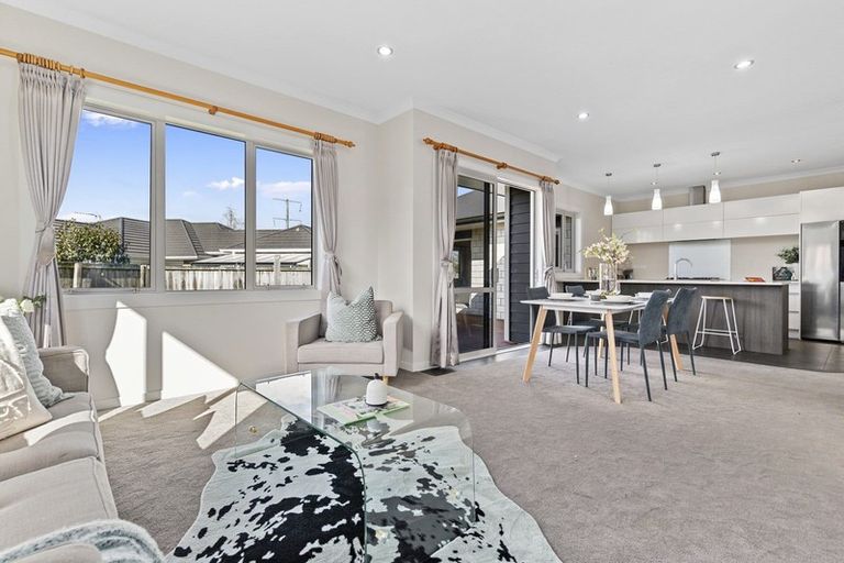 Photo of property in 27 Teatree Close, Huntington, Hamilton, 3210