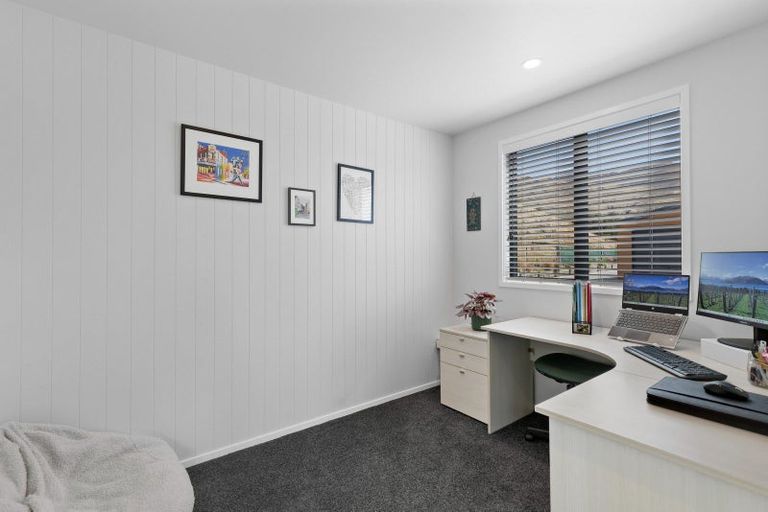 Photo of property in 77 Meadowstone Drive, Wanaka, 9305