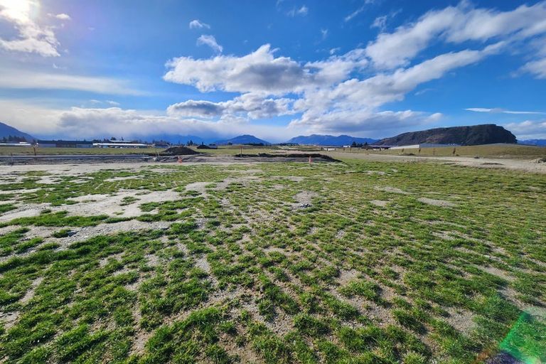 Photo of property in 27 Packer Road, Wanaka, 9382