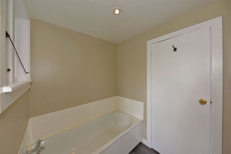 Photo of property in 84 Racecourse Road, Sockburn, Christchurch, 8042