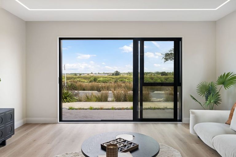Photo of property in 51 Emerald Avenue, Rosehill, Papakura, 2113