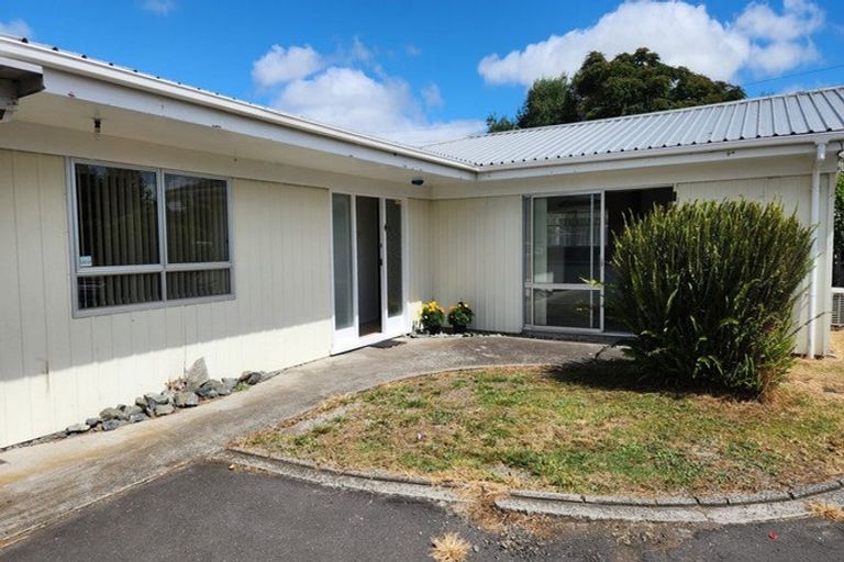 Photo of property in 2/162 Porchester Road, Papakura, 2110