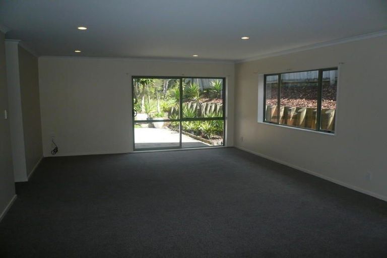 Photo of property in 18 Shah Place, Glen Eden, Auckland, 0602