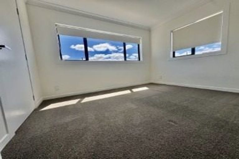 Photo of property in 40c Kervil Avenue, Te Atatu Peninsula, Auckland, 0610