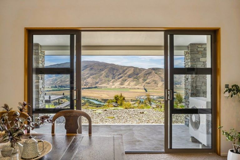 Photo of property in 51 Westreca Ridge Lane, Queensberry, Cromwell, 9383