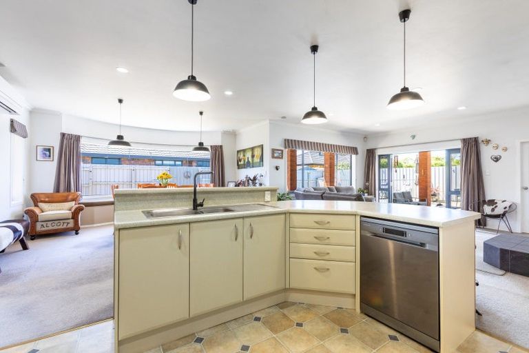 Photo of property in 122 Guy Street, Dannevirke, 4930