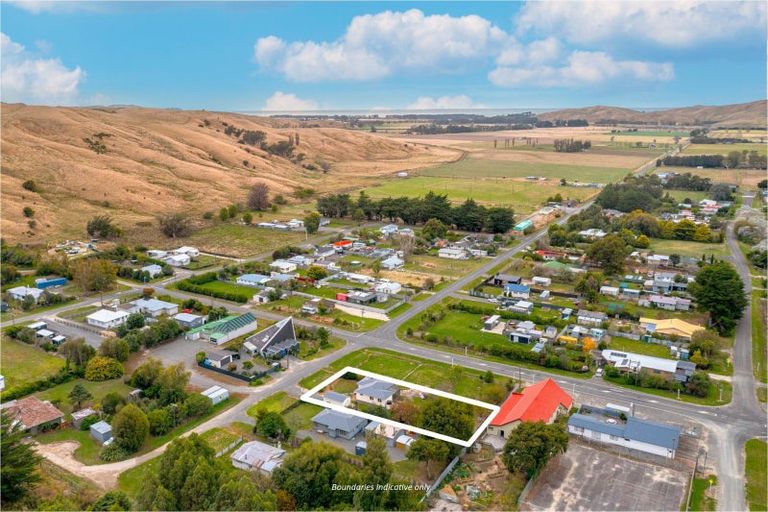 Photo of property in 8 Dundas Street, Porangahau, 4291