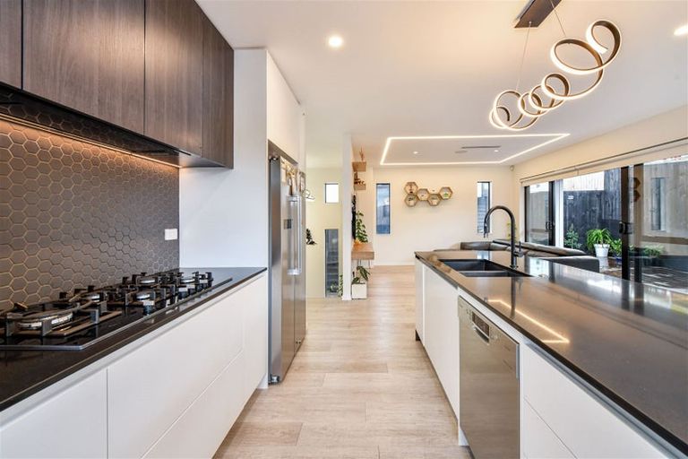 Photo of property in 14a Mantra Road, Massey, Auckland, 0614