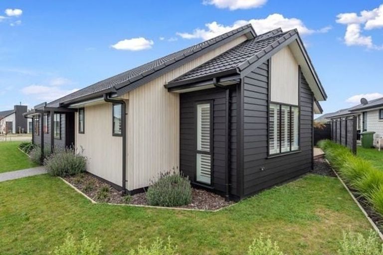 Photo of property in 14 Lewis Way, Cambridge, 3434