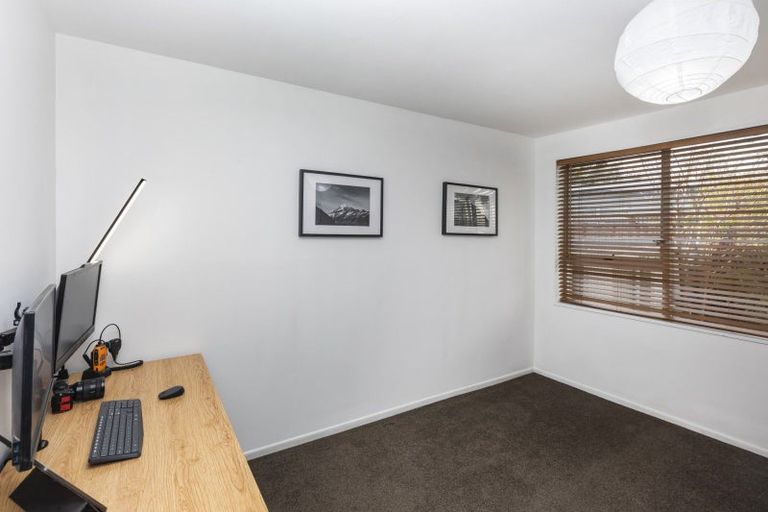 Photo of property in 2/136 Wainoni Road, Avondale, Christchurch, 8061