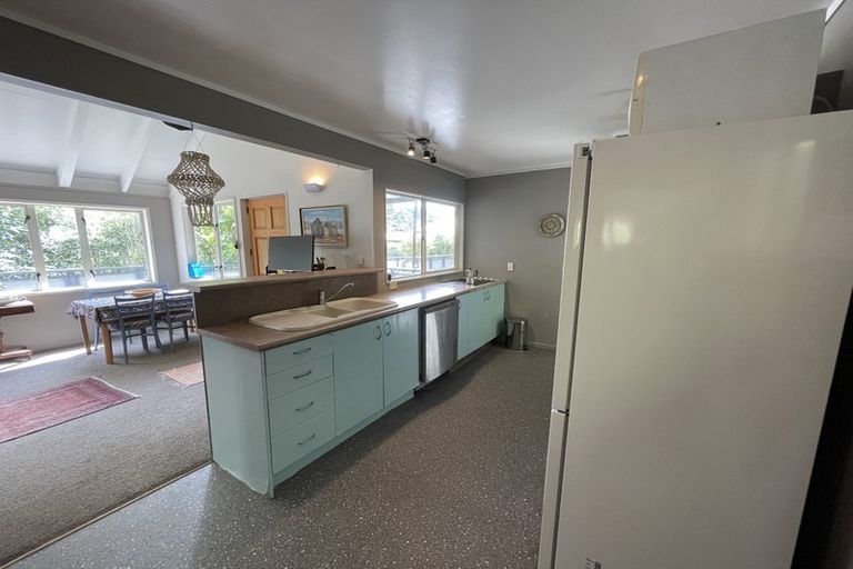 Photo of property in 45-47 Glenesk Road, Piha, New Lynn, 0772