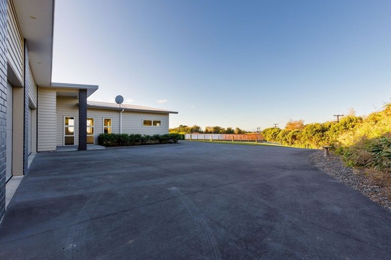 Photo of property in 576a Mangorei Road, Mangorei, New Plymouth, 4371