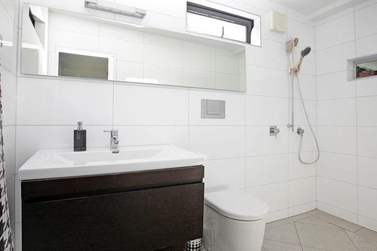 Photo of property in 150 The Esplanade, Houghton Bay, Wellington, 6023