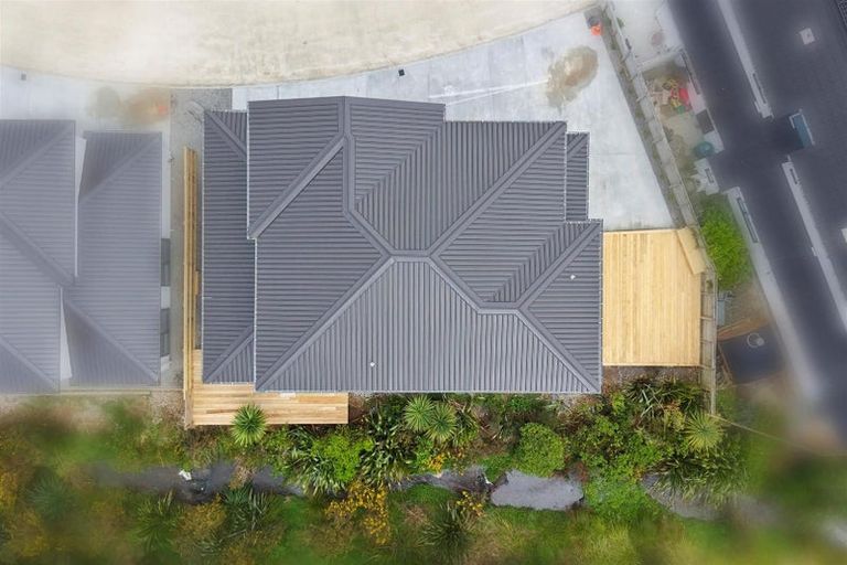 Photo of property in 5 Pihipihi Way, Crofton Downs, Wellington, 6035