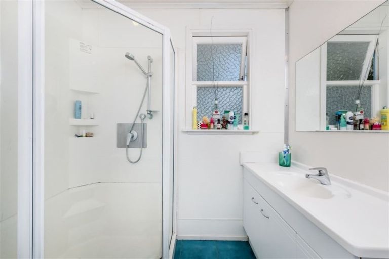 Photo of property in 728 Te Atatu Road, Te Atatu Peninsula, Auckland, 0610